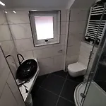 Bernard Apartma *