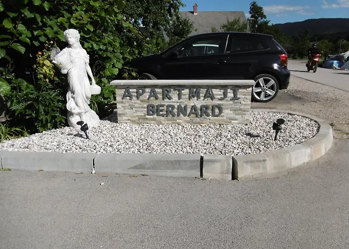 Bernard Apartman *